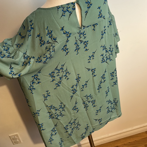 Loft Blouse - Picture 2 of 3